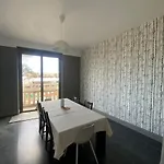 2-Bedroom Apartment, Close To City Center And Chu